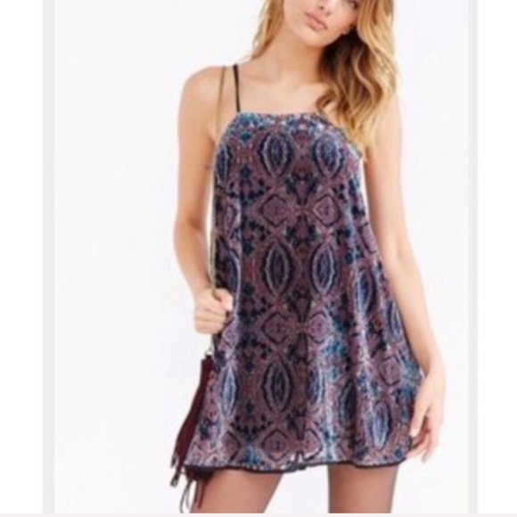 Urban Outfitters Dresses & Skirts - Urban Outfitters Ecote Velvet Print Swing Dress